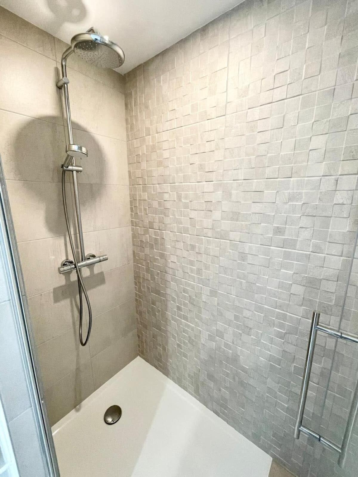 Spacieux Appartement Neuf De Standing Hyper Cosy ラルモール・プラージュ エクステリア 写真